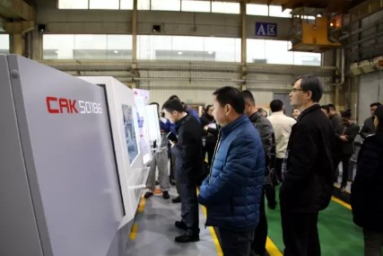 werkzeugmaschinendrehbankgeistesgroßhandelshersteller supplie Servomotor-CAK80285 China cnc-Drehbankmaschinenpreis cnc Drehen