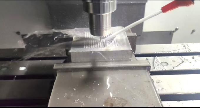 4 Achsen 3 Achsen Vertikalbearbeitungszentrum SV960L Tischgröße 1100*550mm Vertikalfräsenzentrum 8