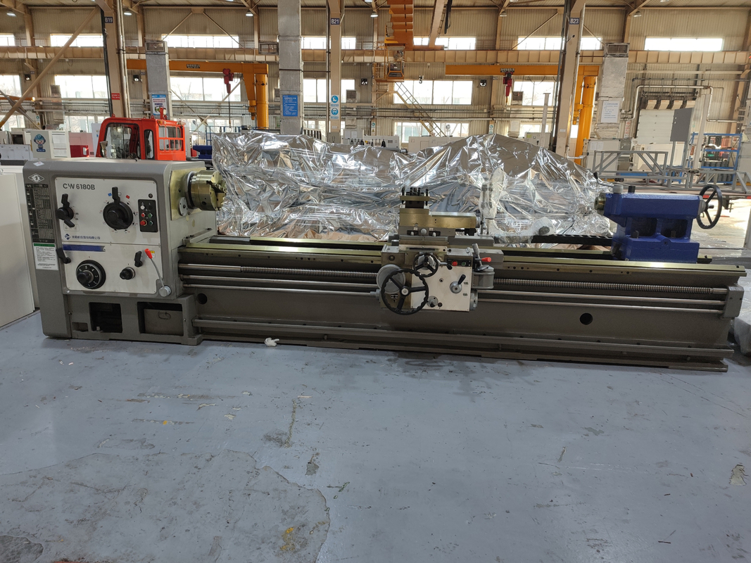 SMTCL Großdrehmaschine CW6180B Manuelle Drehmaschine 6000mm Schwerlastmotor Drehmaschine