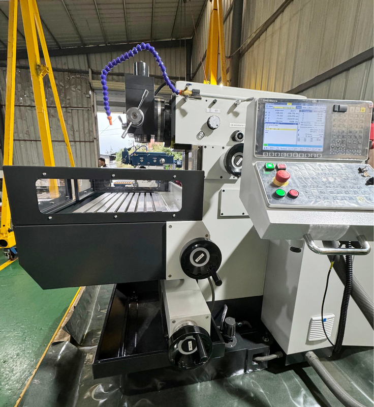 4 Achsen vertikale CNC-Fräsmaschine XKH8140A für die Verarbeitung kleiner Formen CNC-Handwerkzeuguniverselle Fräsmaschine