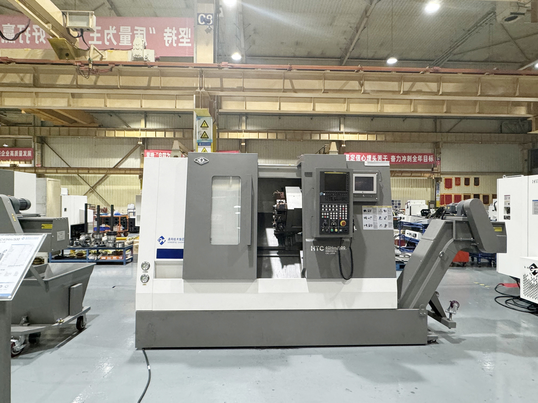 SMTCL CNC Drehzentrum HTC40Hm Max.Schneidlänge 450mm angetriebenes Werkzeug CNC Drehmaschine
