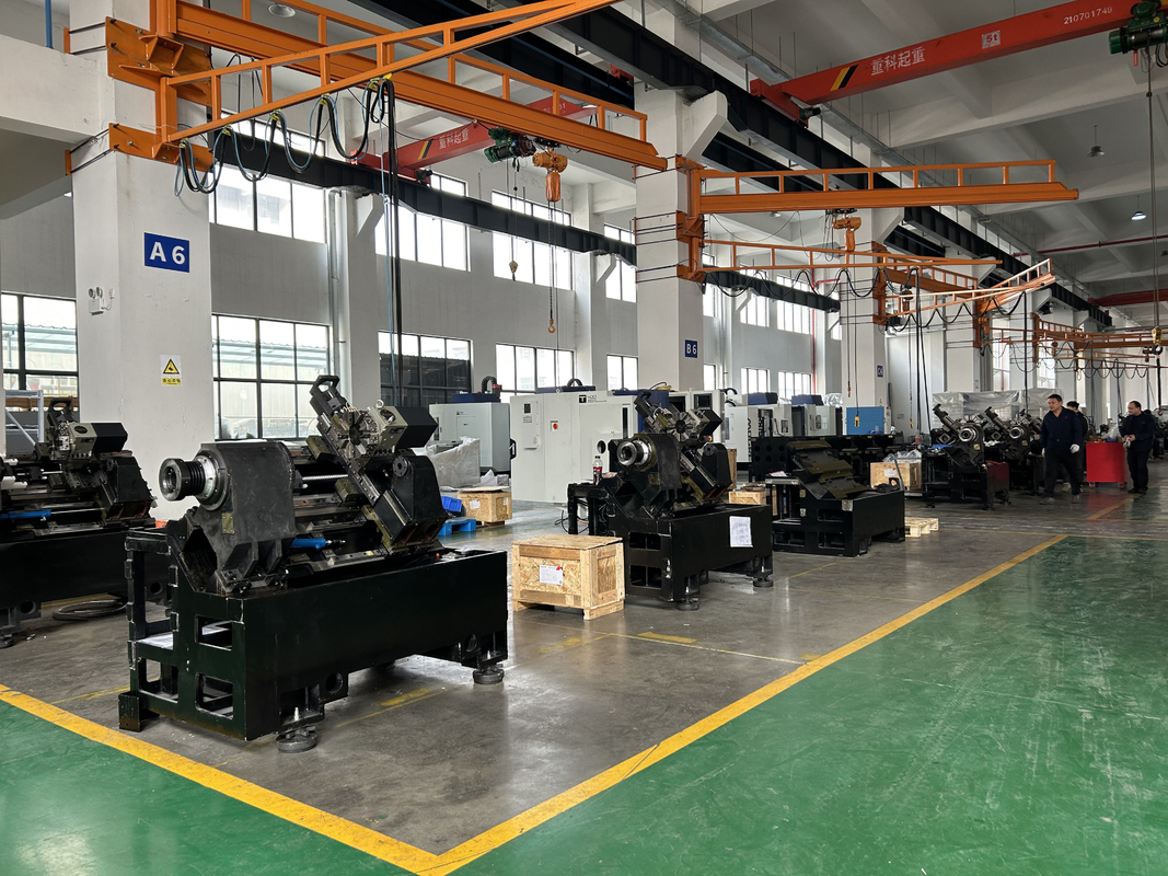 CNC automatische Drehscheibe T400 hohe Steifigkeit Lineare Führungsschienen Servo Turm GSK Metall CNC Schrägbett Drehscheibe