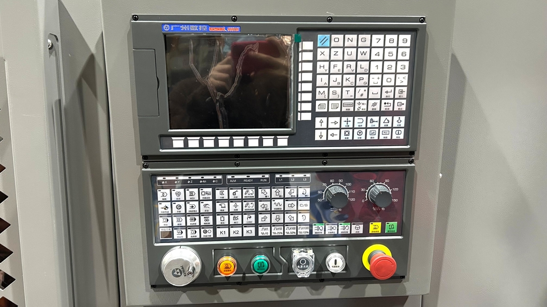 CNC Drehmaschine CHK46 Gang-Typ Werkzeug Post Präzisionsschneiden Schrägbett CNC Drehmaschine