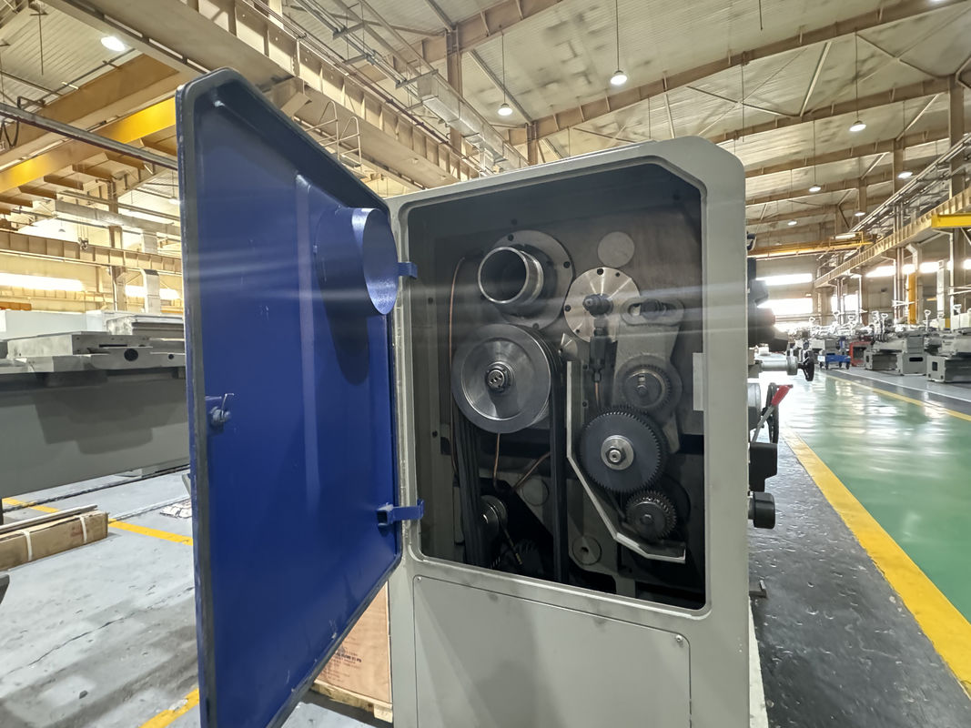 Universelle Drehmaschine CW6180B Hohe Steifigkeit 600 mm Bettbreite Schwerlastmotor Drehmaschine