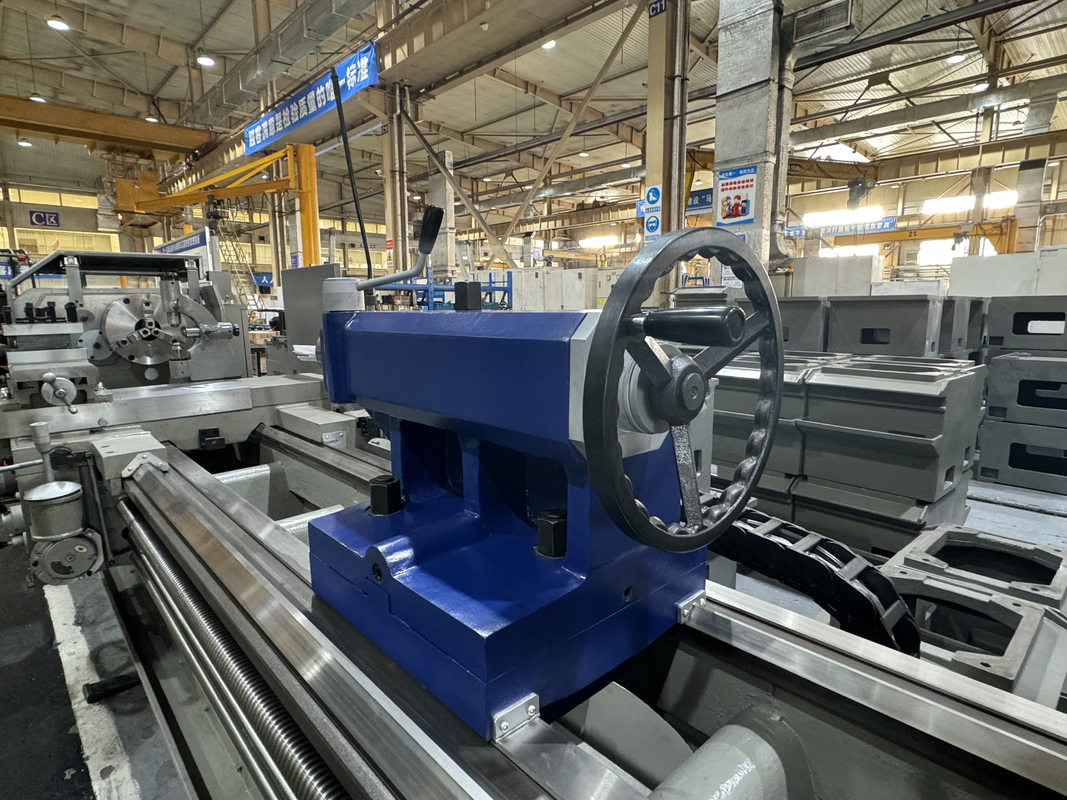Universelle Drehmaschine CW6180B Hohe Steifigkeit 600 mm Bettbreite Schwerlastmotor Drehmaschine