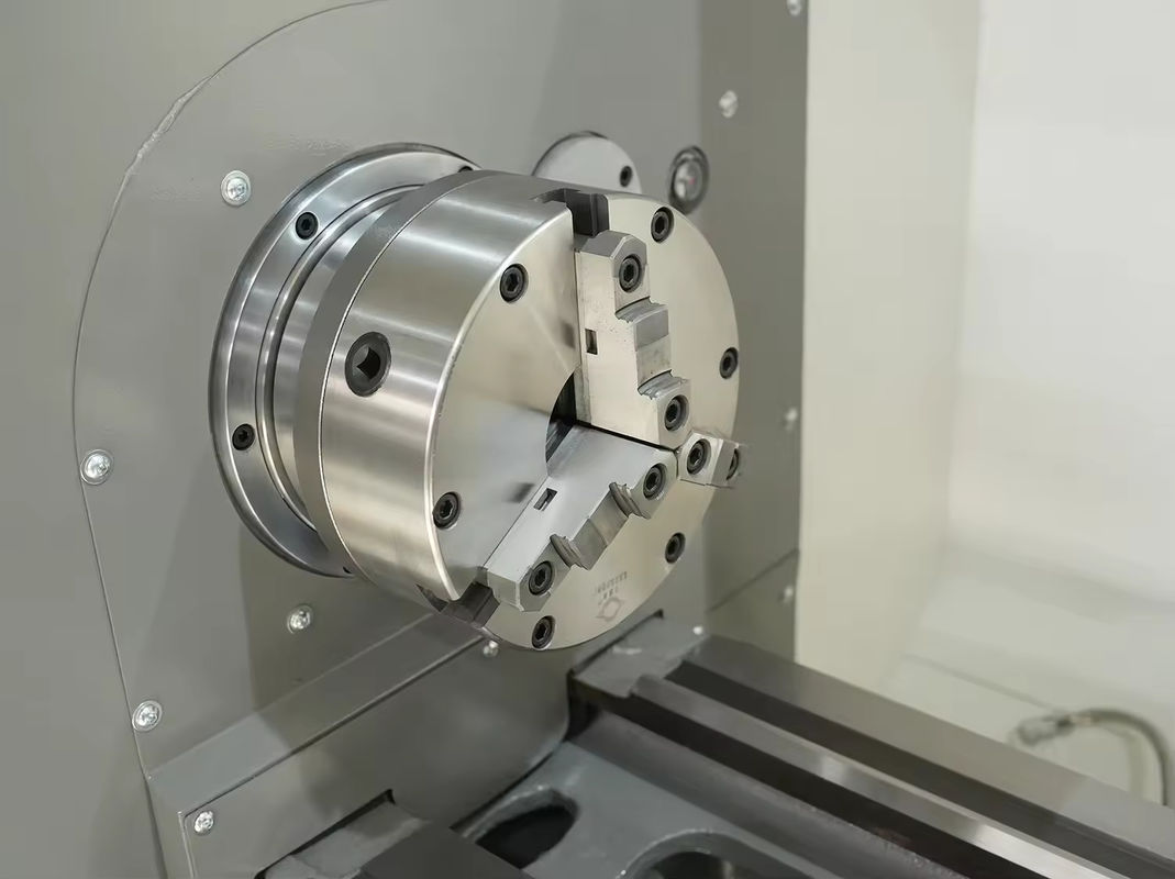 CNC-Drehmaschine CAK63285 Flachbett CNC-Drehmaschine 4 Stationen Turm mit Servomotor