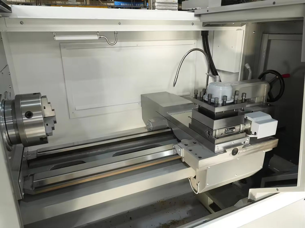 CNC-Drehmaschine CAK63285 Flachbett CNC-Drehmaschine 4 Stationen Turm mit Servomotor