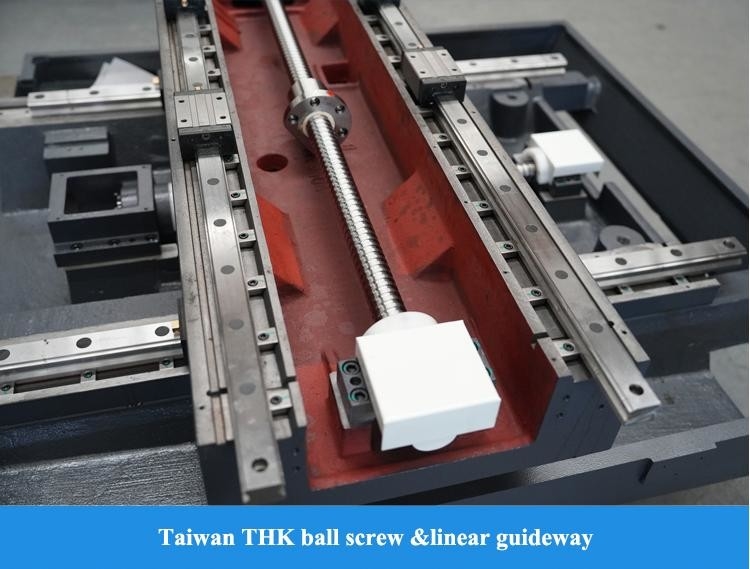 CNC-VMC-Vertikalbearbeitungszentrum VMC850Q 4. Achse CNC-Rotationstisch CNC-Metallvertikalfräsmaschine