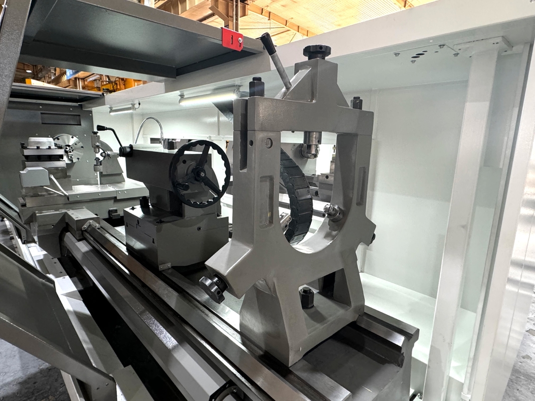 CAK 63-Serie Schwerlastflächige Horizontale Flachbett CNC-Drehmaschine zur Bearbeitung von Metallmaterialien