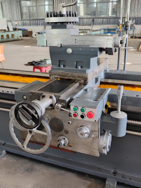CW6180F Schwere Horizontale Konventionelle Drehmaschine, Hochsteife Führungsbahnen, Breite 600 mm, Bodenständige Manuelle Drehmaschine