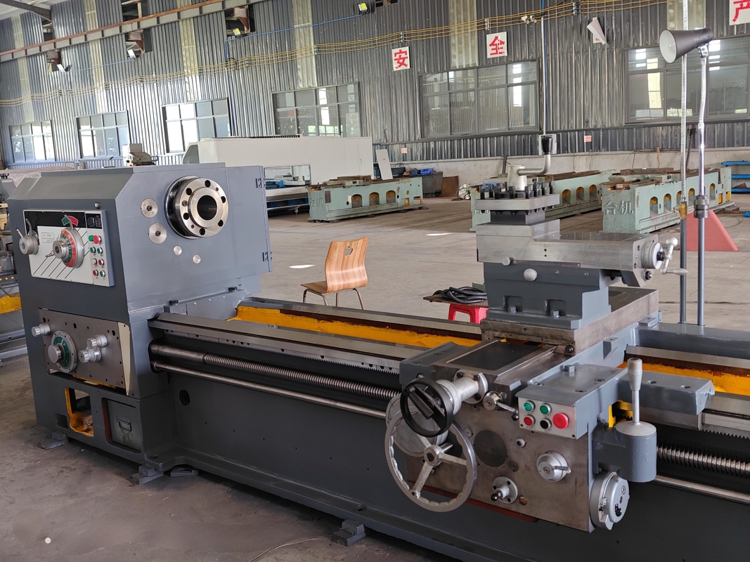 Schwere Drehmaschine für große Metallteile CQW61100F Große Schaukel starke Schneidmaschine