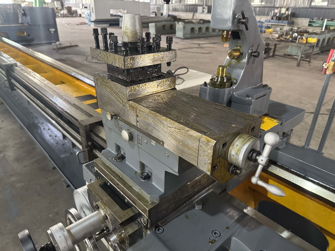 Schwere Drehmaschine für große Metallteile CQW61100F Große Schaukel starke Schneidmaschine