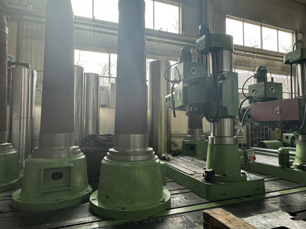Schwere Radialbohrmaschine 100mm Max. Bohrung 360° Drehung Z30100 Radialarmbohrmaschine für die Metallbearbeitung