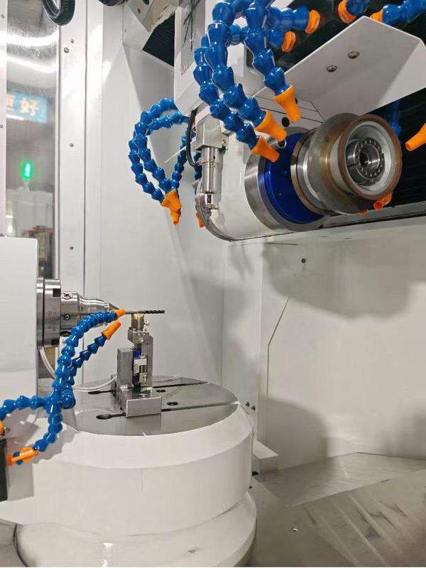 Hochpräzisions-Fünf-Achsen-Werkzeug-Schleifmaschine MG100 5-Achsen-Universal-Werkzeug- und Schneidmaschine