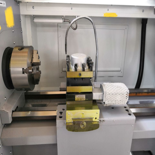 CNC Drehmaschine CAK6385 Servomotor 4 Stationen Turm Metall CNC Drehmaschine